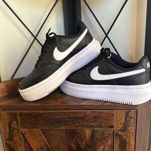 Women’s Nike Court Vision Alta